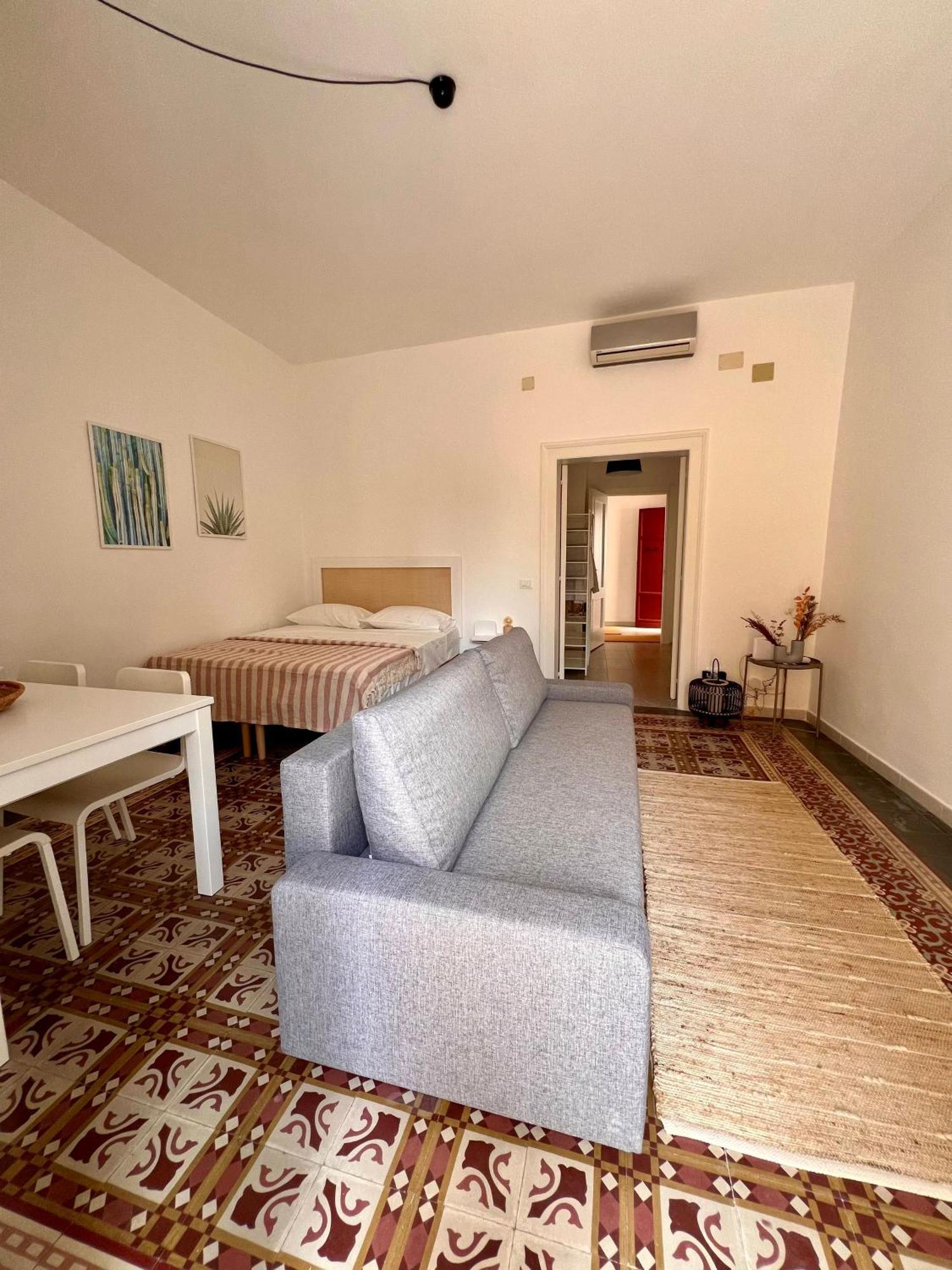Biscottai Port Apartments Trapani Esterno foto